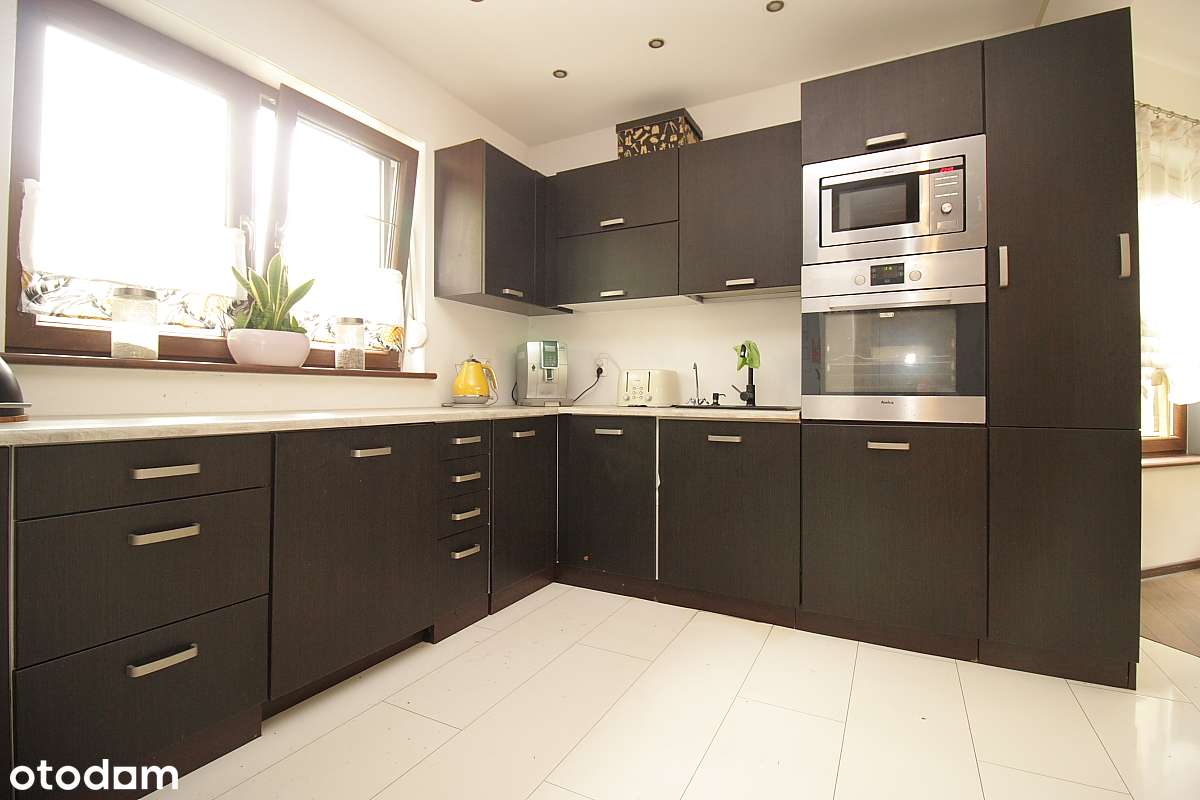 Promnice , nowy dom wolnostojący z pięknym ogrodem , garaż ,-1