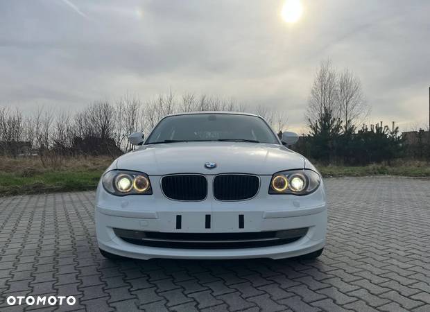 BMW Seria 1 123d DPF Edition Sport - 2