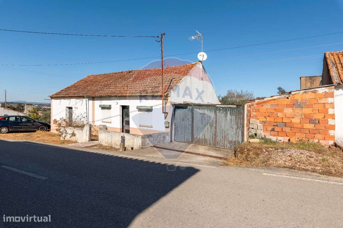 Moradia T2 para venda - Grande imagem: 1/12