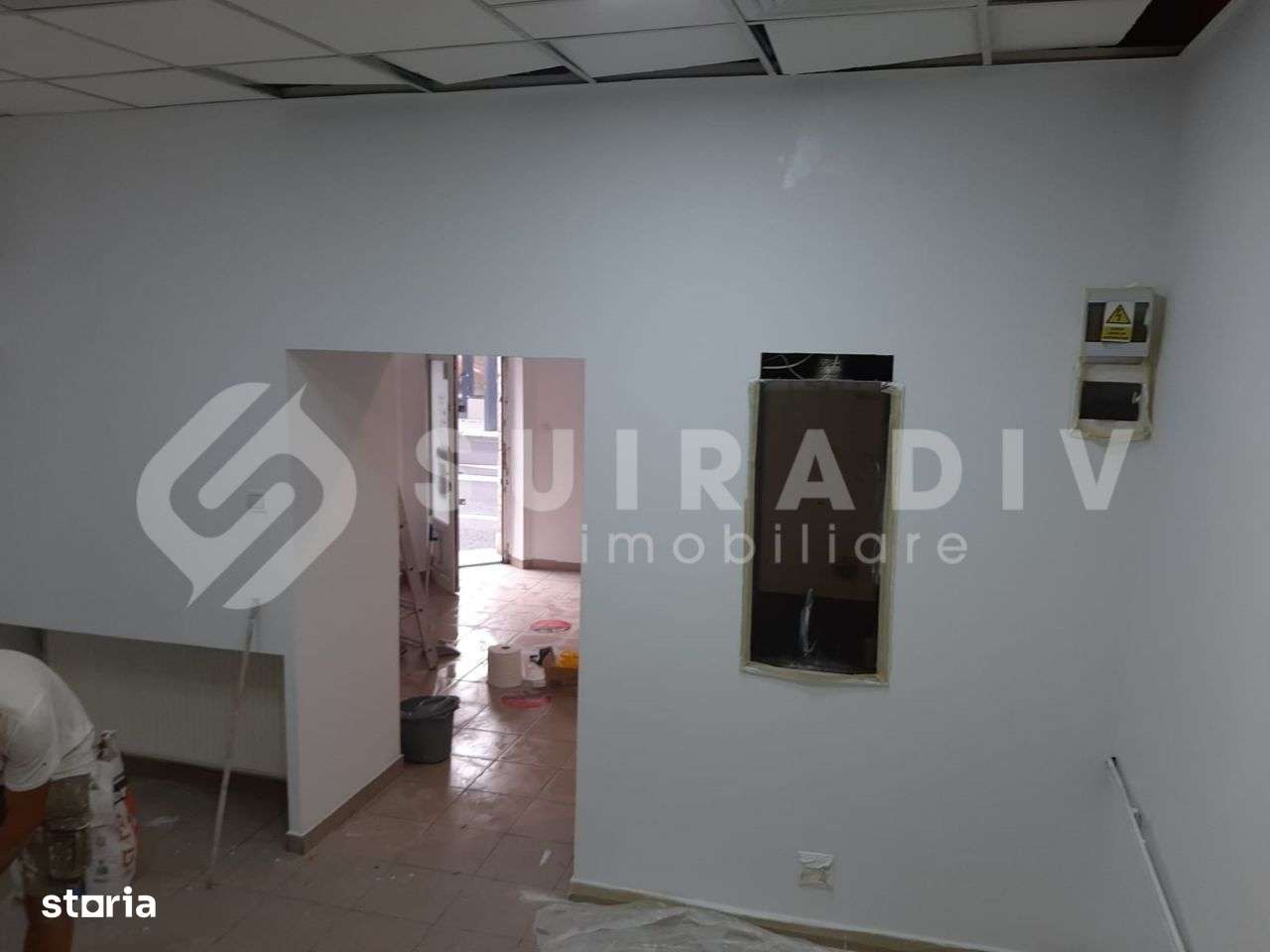 Spațiu comercial cu expunere trafic intens în zonă centrală - Imagine principală: 2/2