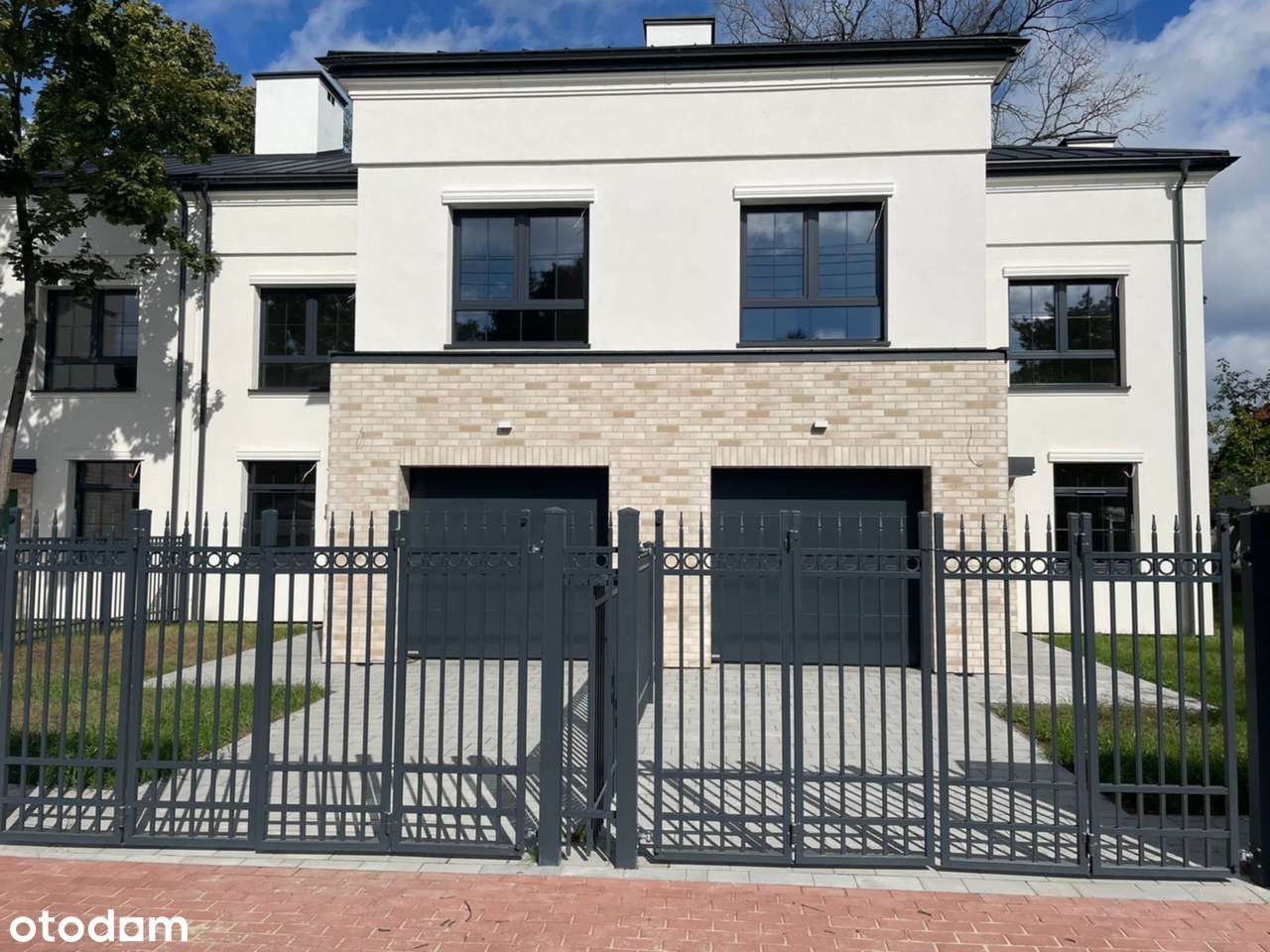 Nowoczesny dom z garażem w spokojnej okolicy-13