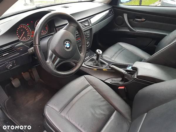 BMW Seria 3 320i - 11