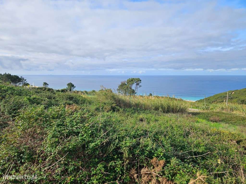 Terreno de exceção na Nazaré, com vista mar e projeto aprovado!-9