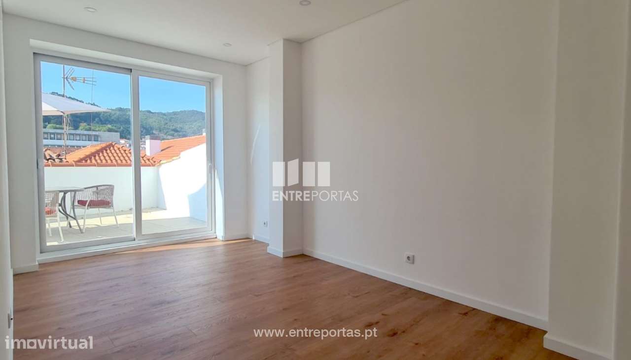 Venda de Apartamento T2 Renovado, Centro da Cidade, Viana do Castelo. - Grande imagem: 4/29