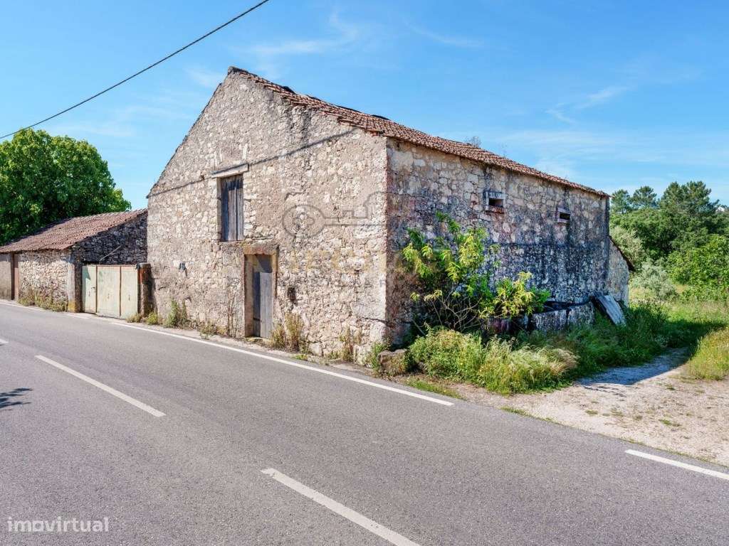 Barracões com 2832m2 de terreno - Zambujal - Atouguia-8