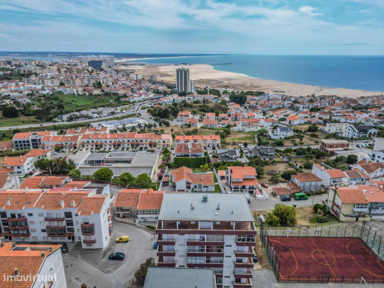 Apartamento T3 em Buarcos, a 900 metros da Praia, com elevador e excel-33