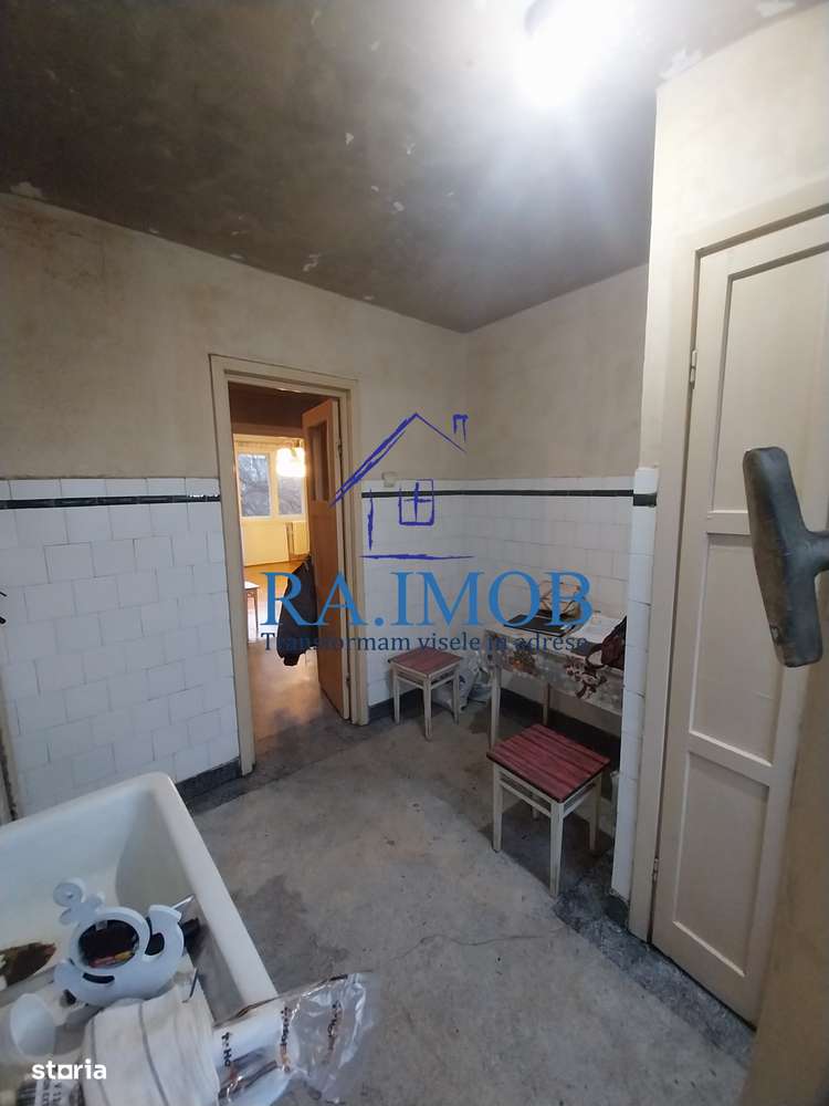 Apartament 3 camere, et 3/4, Constantin Brezeanu - 60000 euro-12