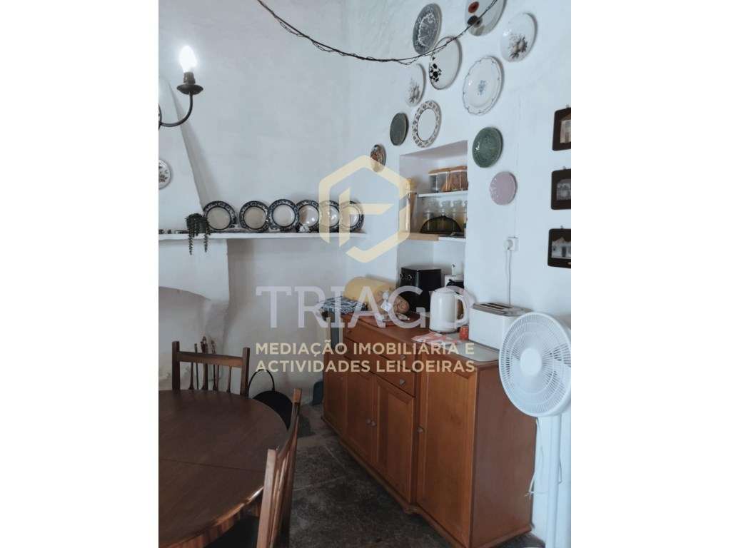 Moradia T2 com Logradouro no Centro da Vila de Barrancos-17