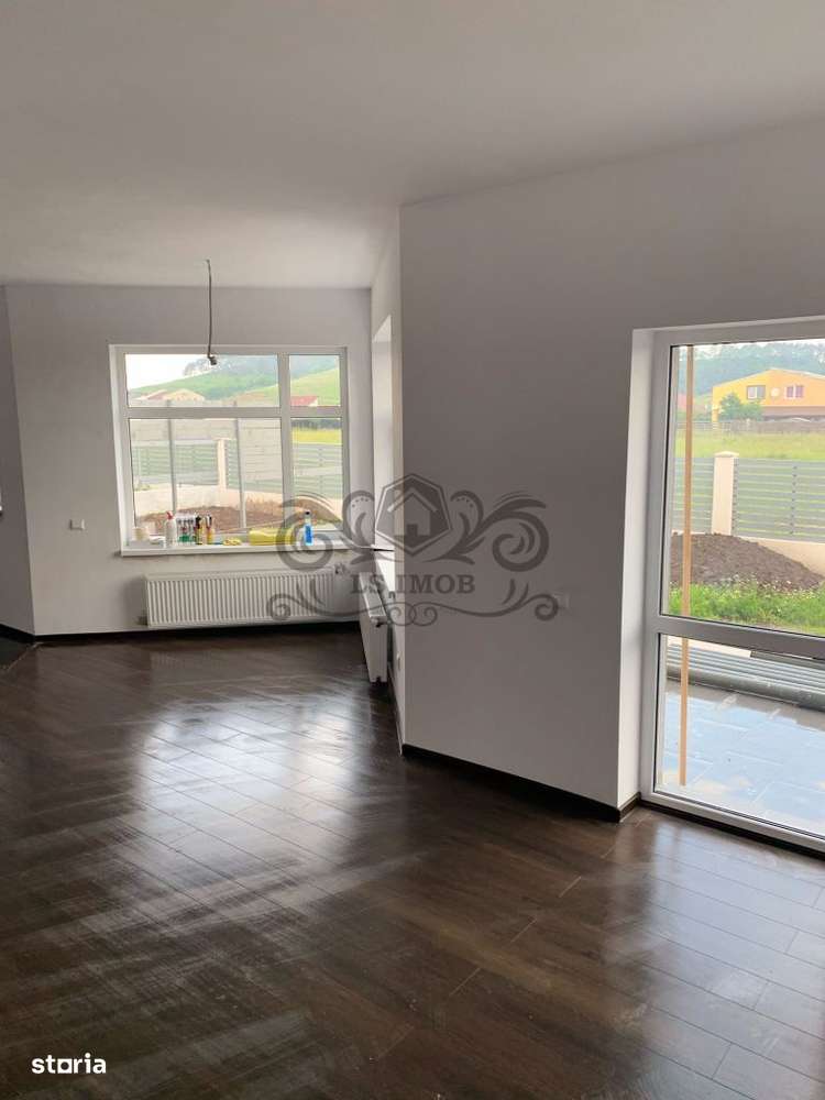 De vanzare casa tip single in Sanpetru Brasov - Imagine principală: 5/12