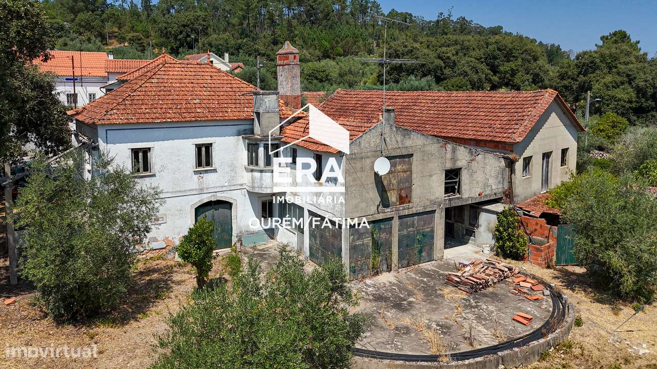 Moradia T4 inserida num terreno com 8550 m², localizada em Tomareis - Grande imagem: 3/37