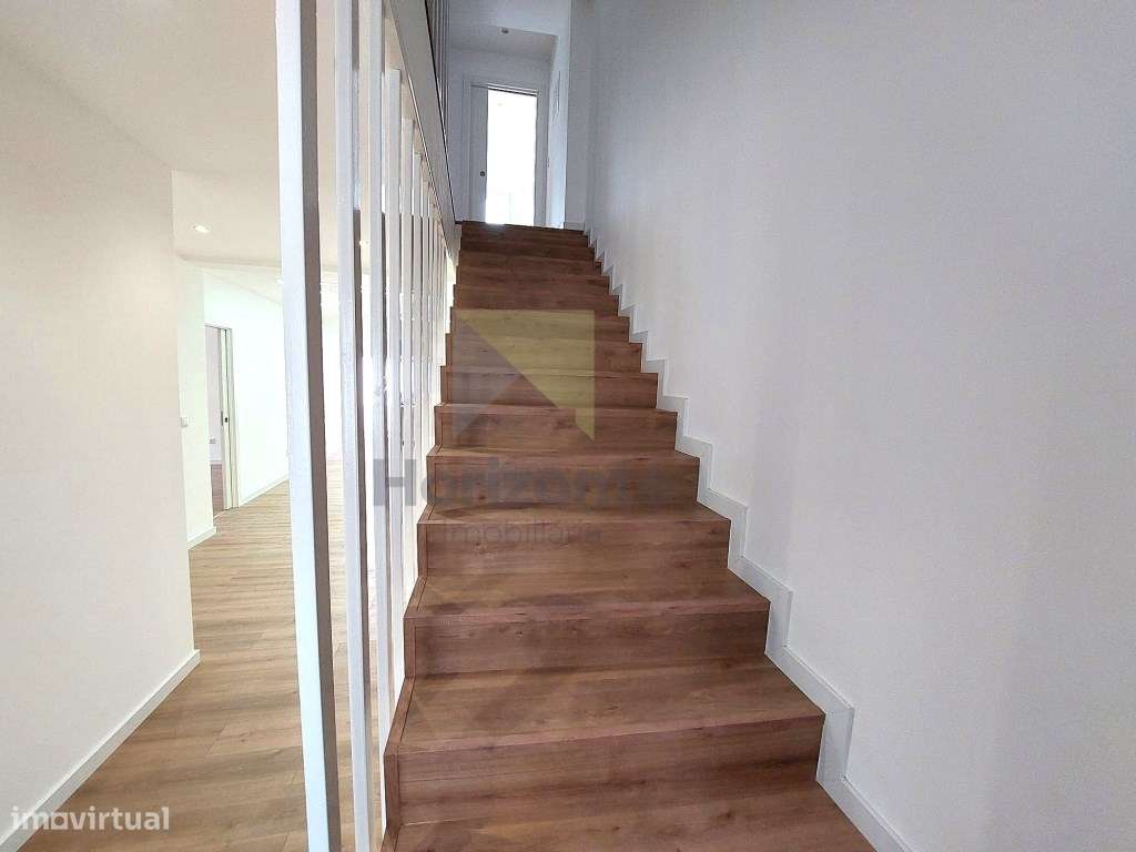 T4 Duplex Totalmente Recuperado no Centro Histórico de Portalegre-17