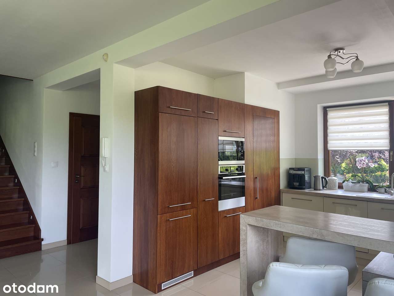 Dom gotowy do wprowadzenia z pięknym ogrodem - Pełny obrazek: 5/6