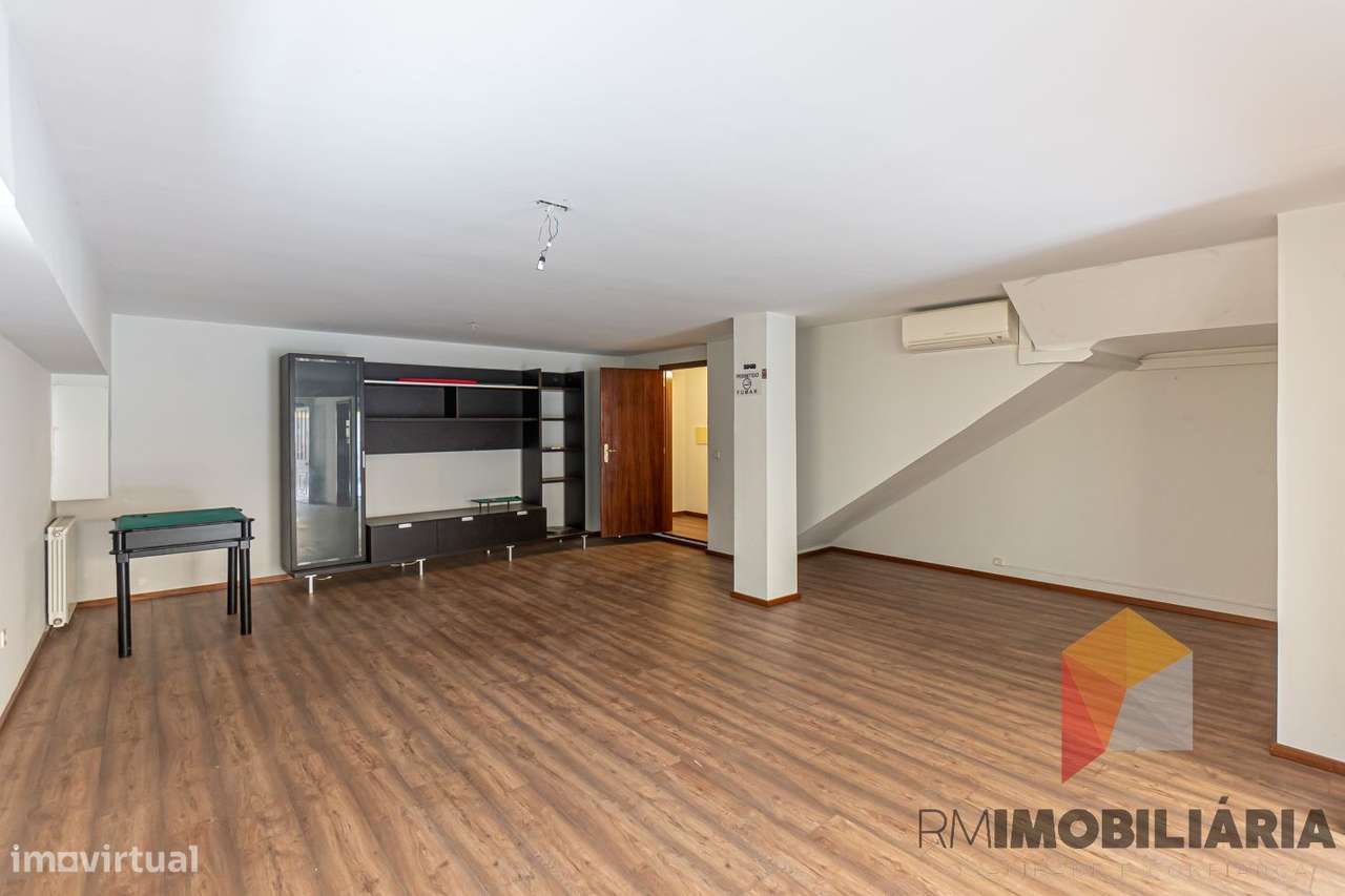 Moradia T4 em Fânzeres-41