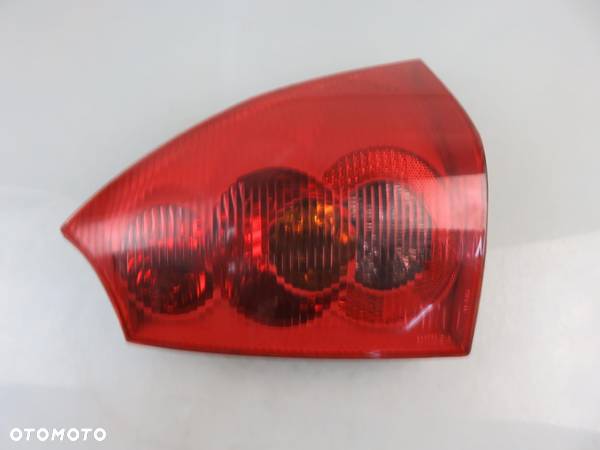 LAMPA PRAWA TYLNA PEUGEOT 307 SW KOMBI - 2