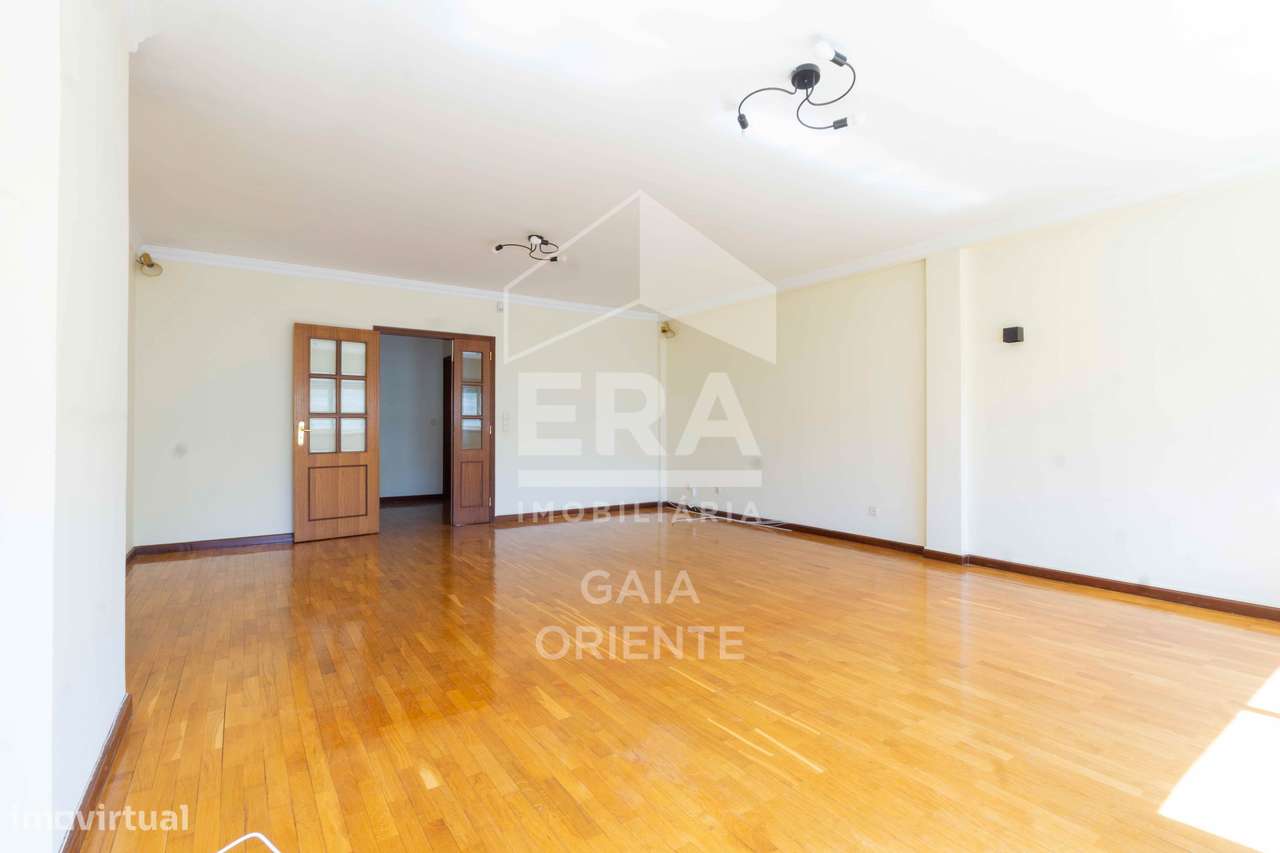T3 com Garagem junto à Praia de Matosinhos-10