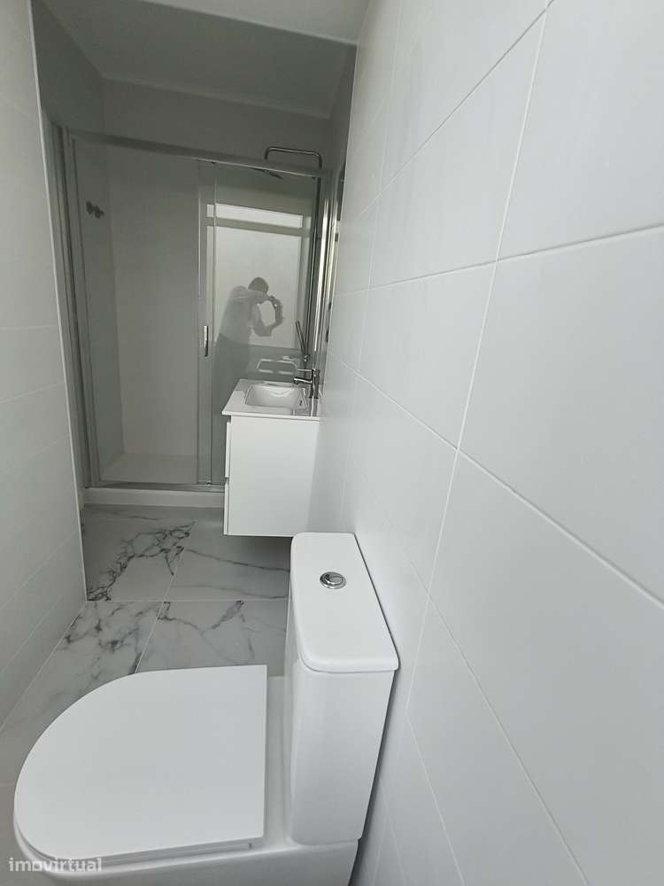 Excelente T3 Alvalade renovado-5