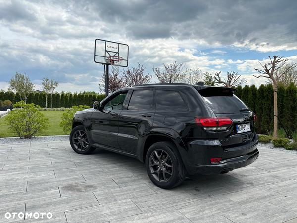 Jeep Grand Cherokee - 12