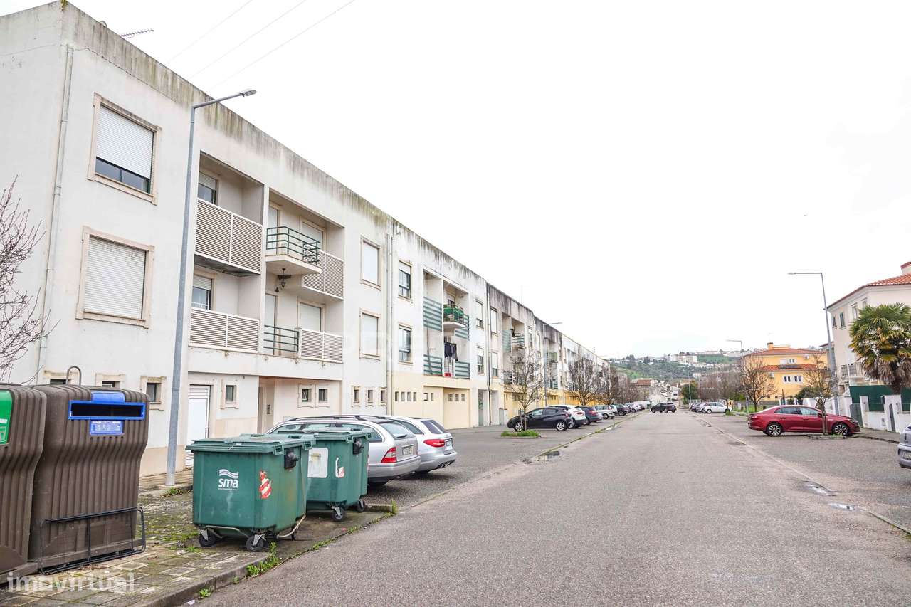 Apartamento T3 em Rossio ao Sul do Tejo – Abrantes. - Grande imagem: 2/22