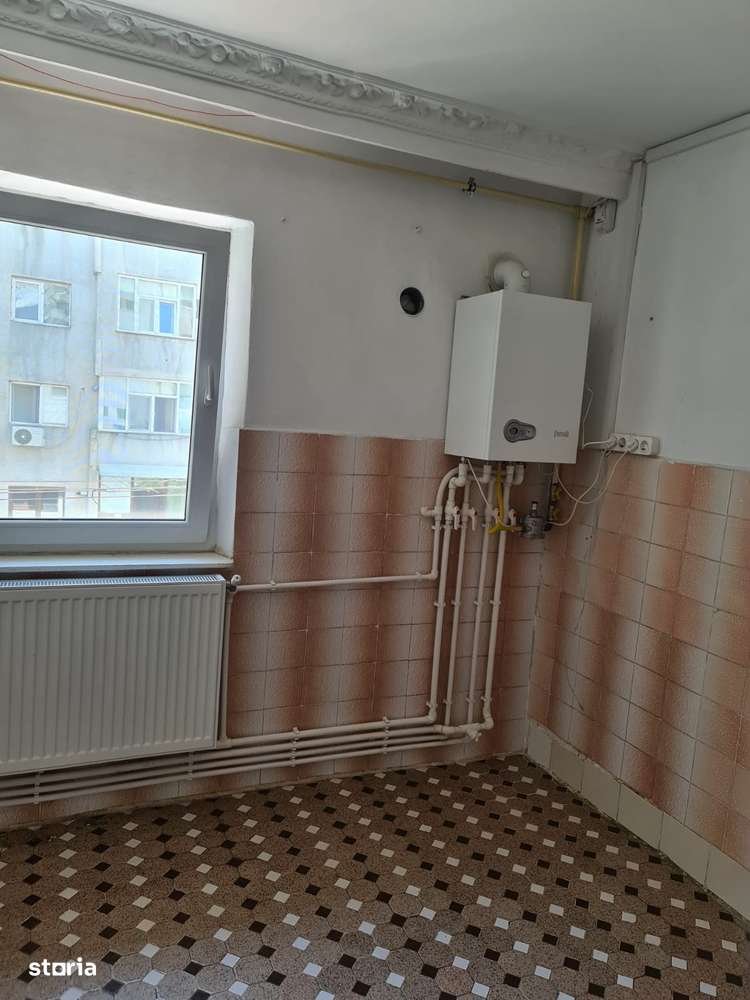 Vand apartament decomandat 3 camere - Imagine principală: 4/5
