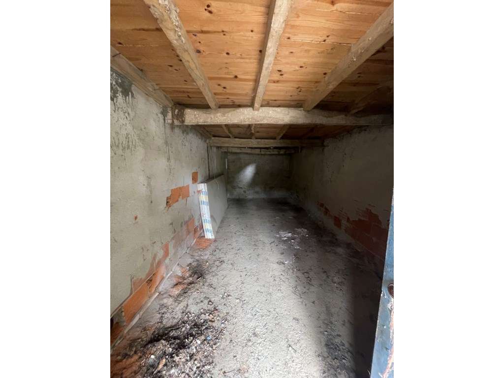 Moradia para Reconstrução com Terreno e Espaço Exterior | Lanção - ...-7