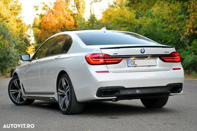 BMW Seria 7 750i xDrive - 10