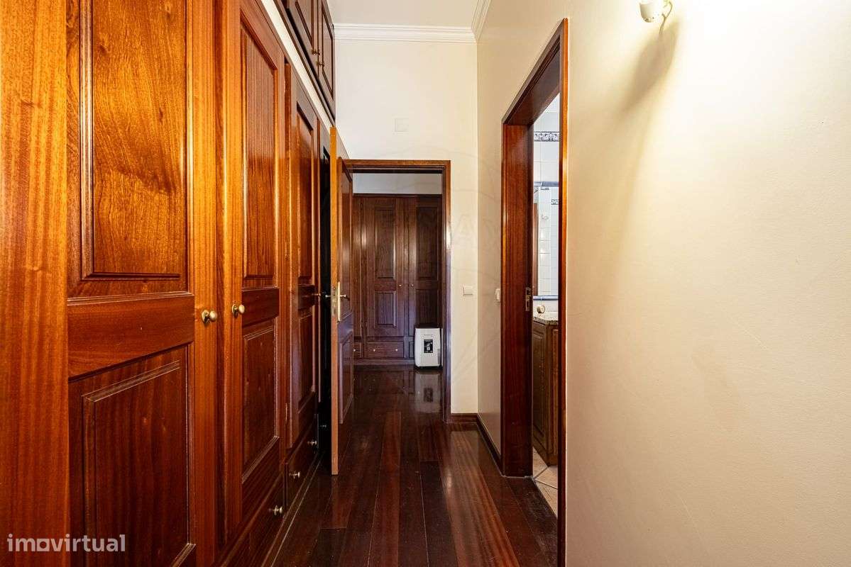 Moradia T4 para venda-16