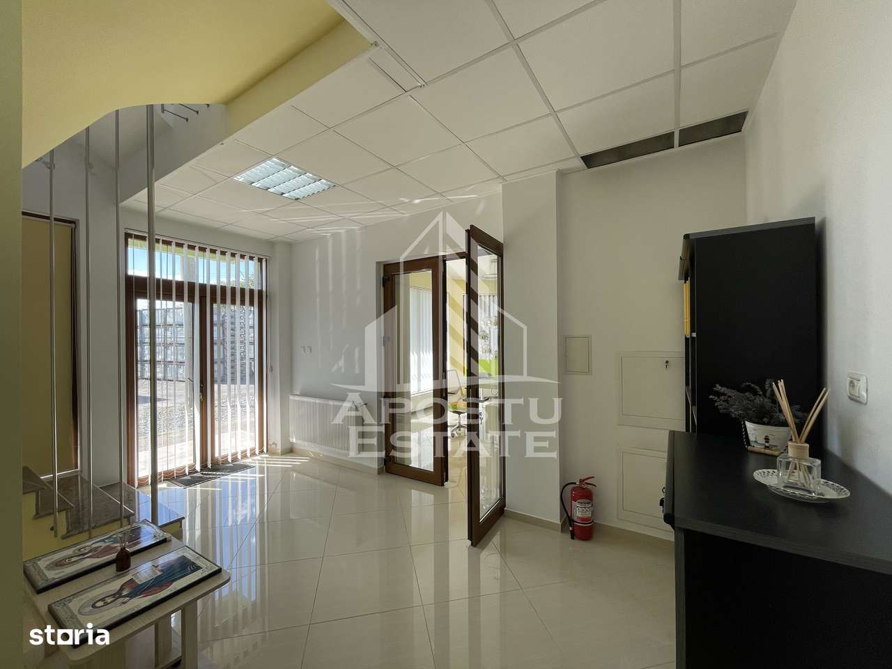 Cladire de birouri, spatiu depozitare si curte betonata, Giarmata Vii - Imagine principală: 4/17