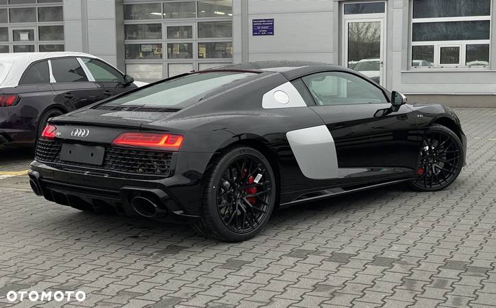 Audi R8 - 8