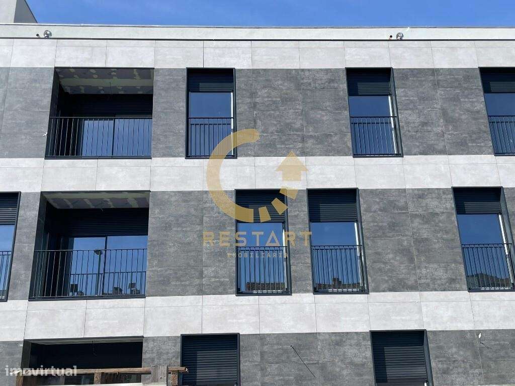 APT T2 último piso, duas suítes, varanda, lugar de garagem, São Mamede - Grande imagem: 3/25