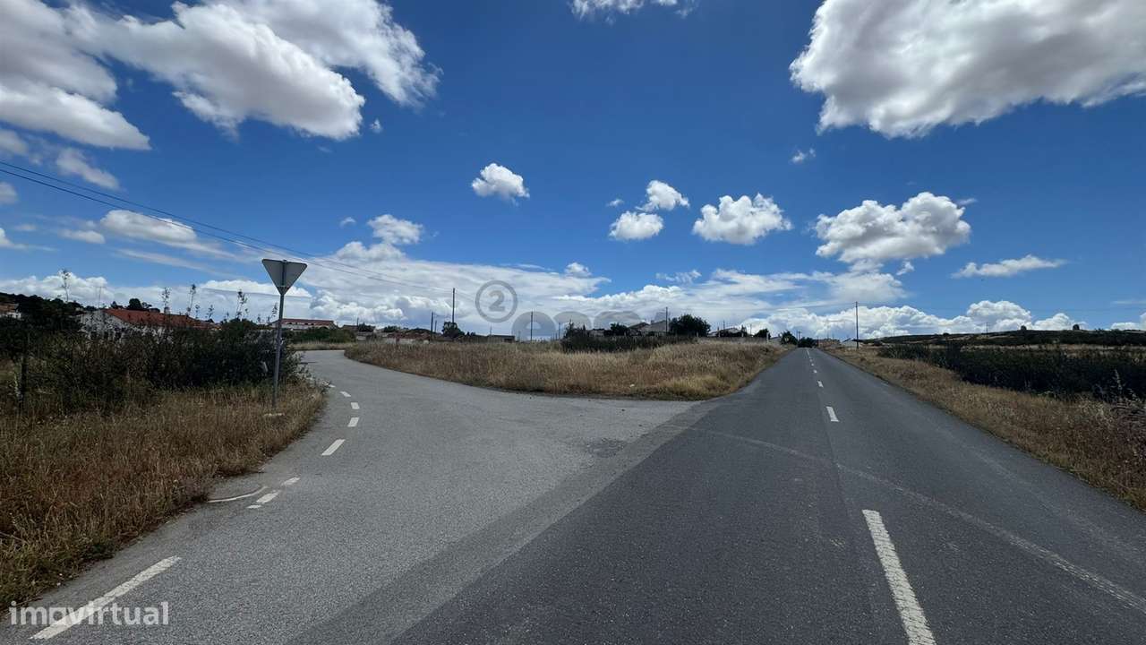 Terreno Urbano para Construção com 1685m2 , São João dos Caldeireiros,-15