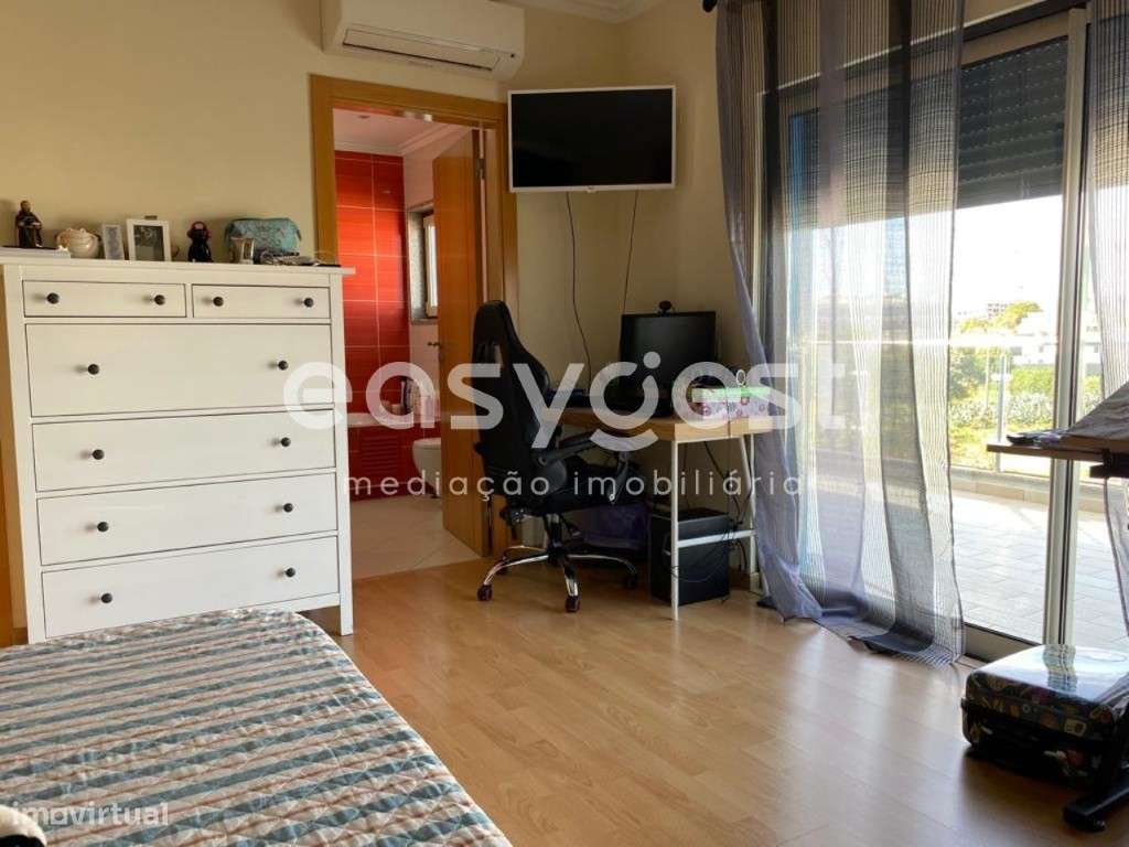 Apartamento Duplex T3 com excelentes áreas localizado numa urbanização - Grande imagem: 4/40