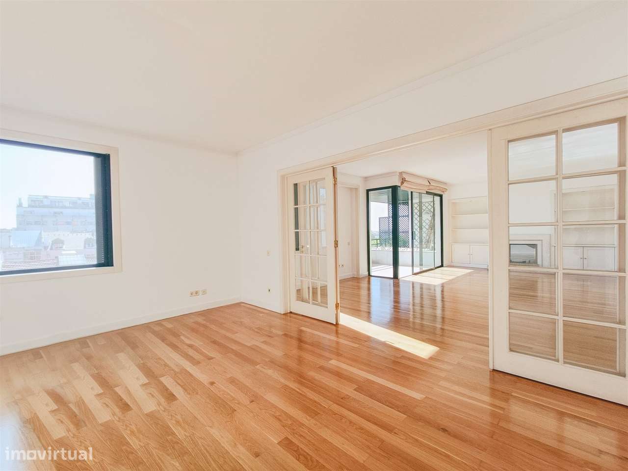 6 assoalhadas na melhor zona de Lisboa em prédio com piscina - Grande imagem: 4/31