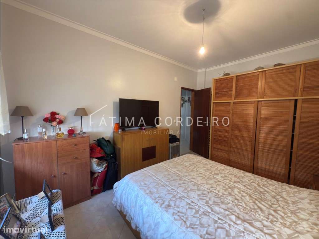 Moradia Isolada T5 em Lote de 375m² Excelente Estado - Sobreda-26