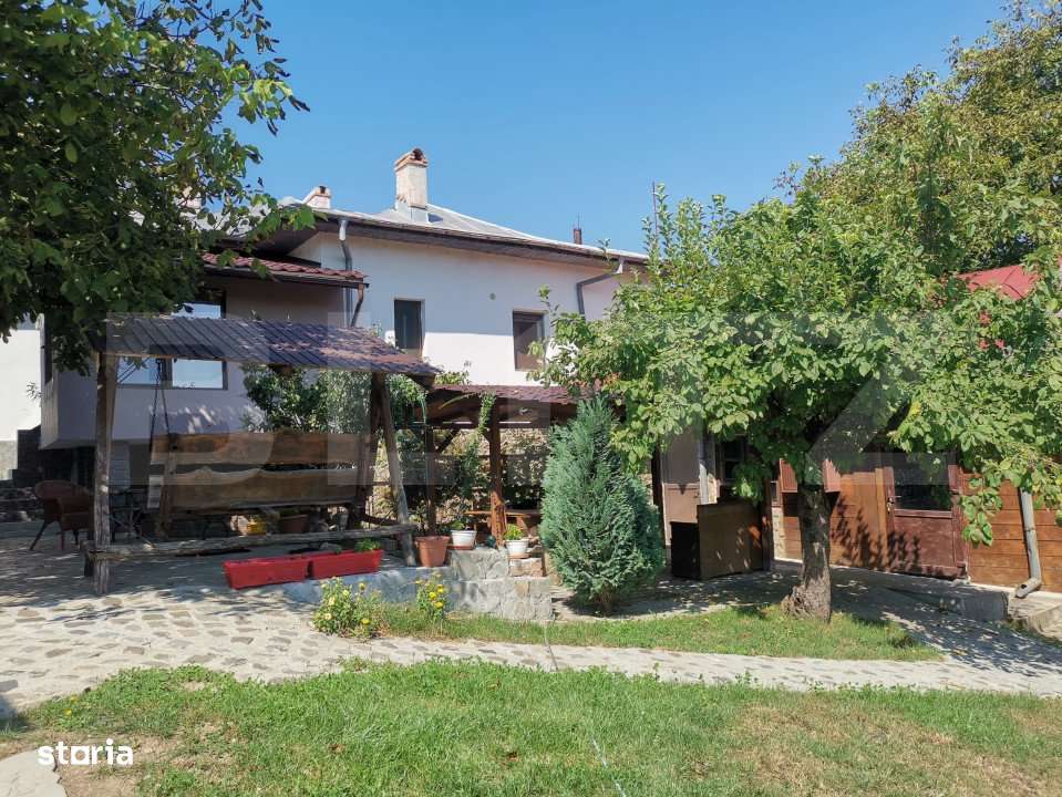 Casa de vacanta 215 mp si 4000 mp teren, zona Lelesti - Imagine principală: 5/19