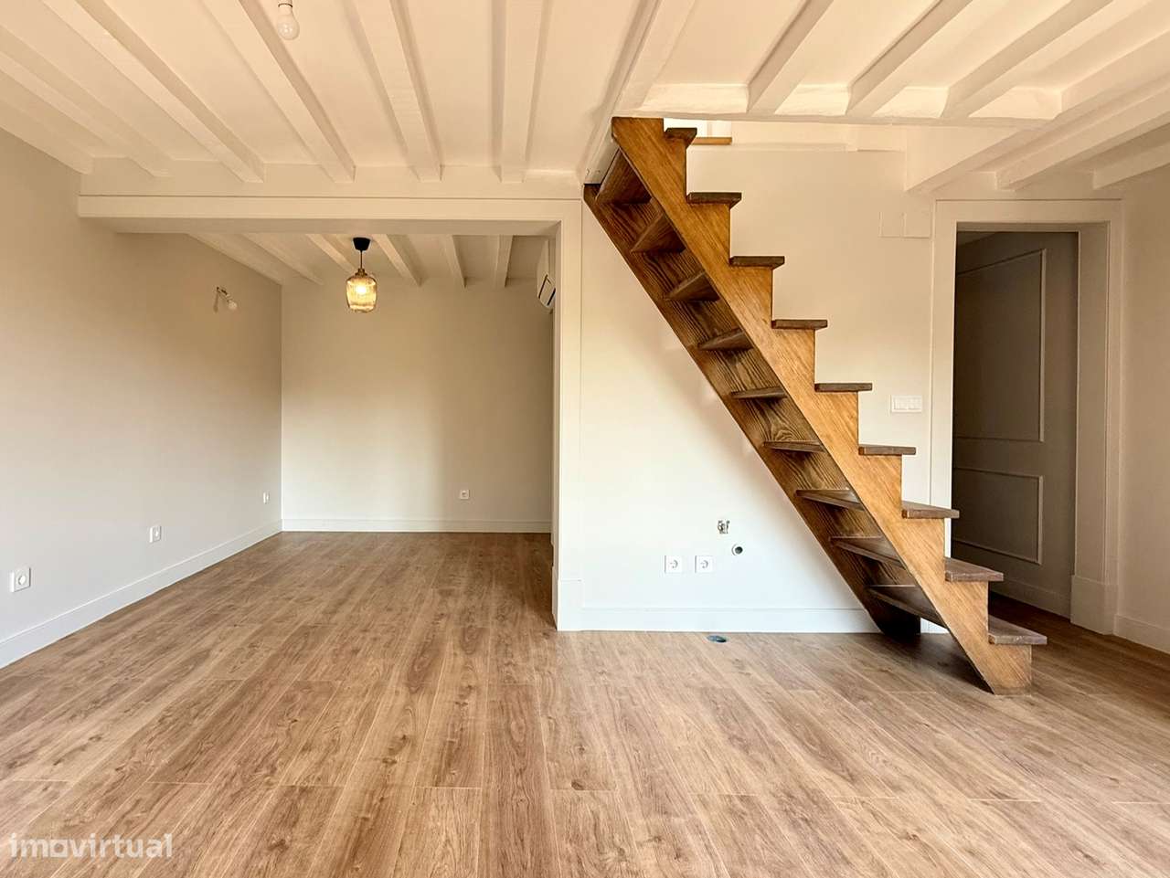 T2 Renovado com Varanda e Vista Castelo, Príncipe Real, Lisboa-17