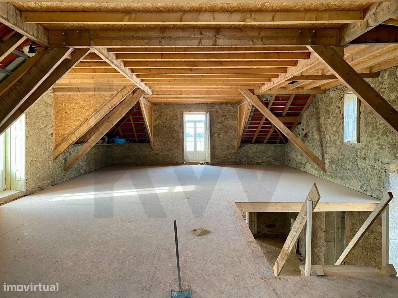 Palacete | Várias frações | Vila de Cucujães – Oliveira de Azeméis! - Grande imagem: 2/38