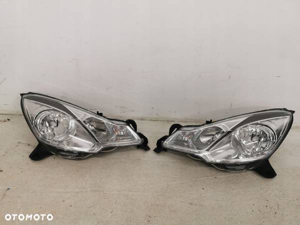 Lampa przednia lewa prawa Citroen C3 DS3 - 1