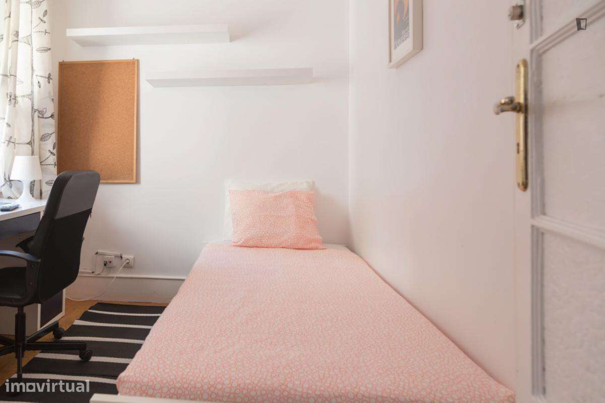 Quarto - localizado em Alameda Lisbon - Grande imagem: 4/8