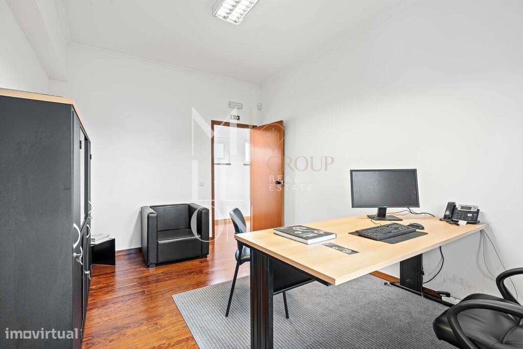 Oportunidade de Investimento Industrial - lote 7.290 m2 com 1.595 m2 d-32