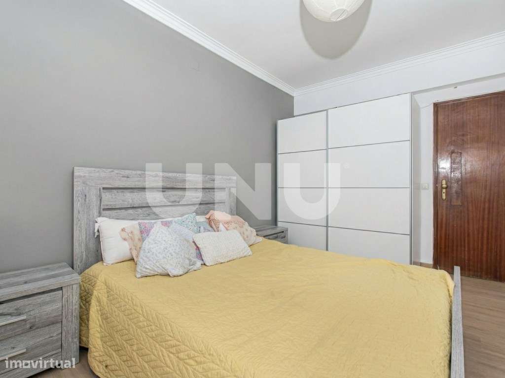 Apartamento T3 no Carregado, com parqueamento!-13
