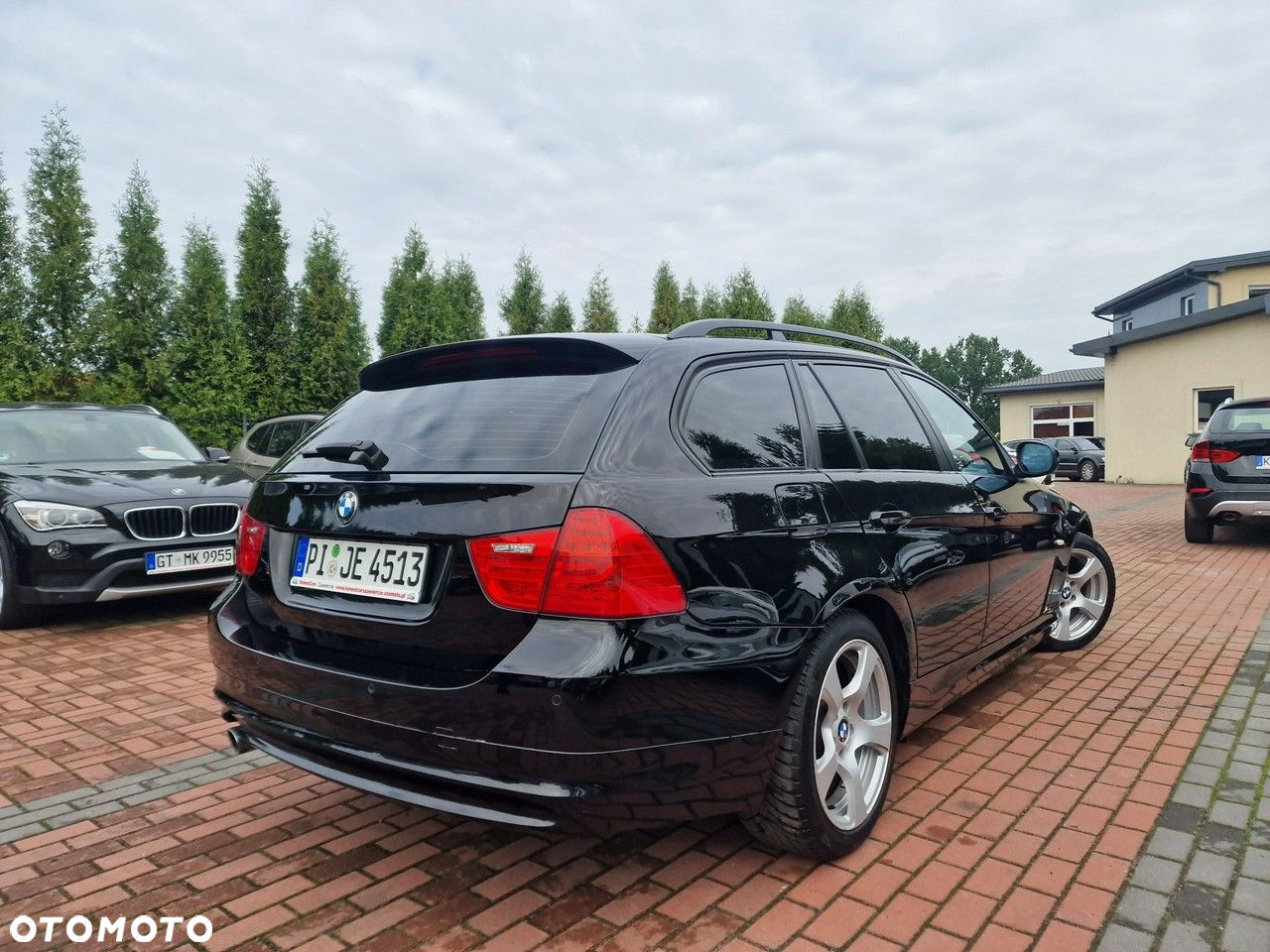 BMW Seria 3 318i Touring - 16