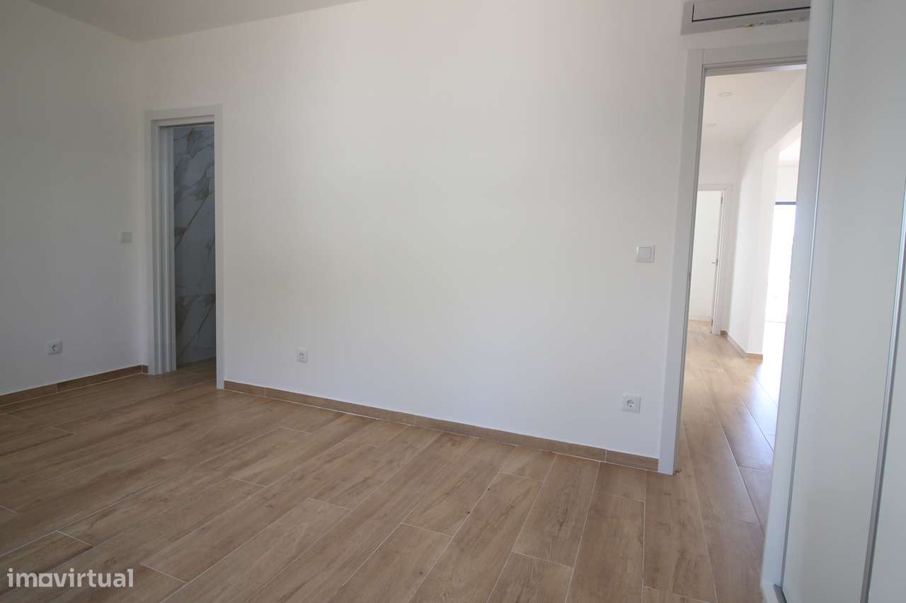 Moradia Térrea T3 Nova em lote de 340m2 em Fernão Ferro-18
