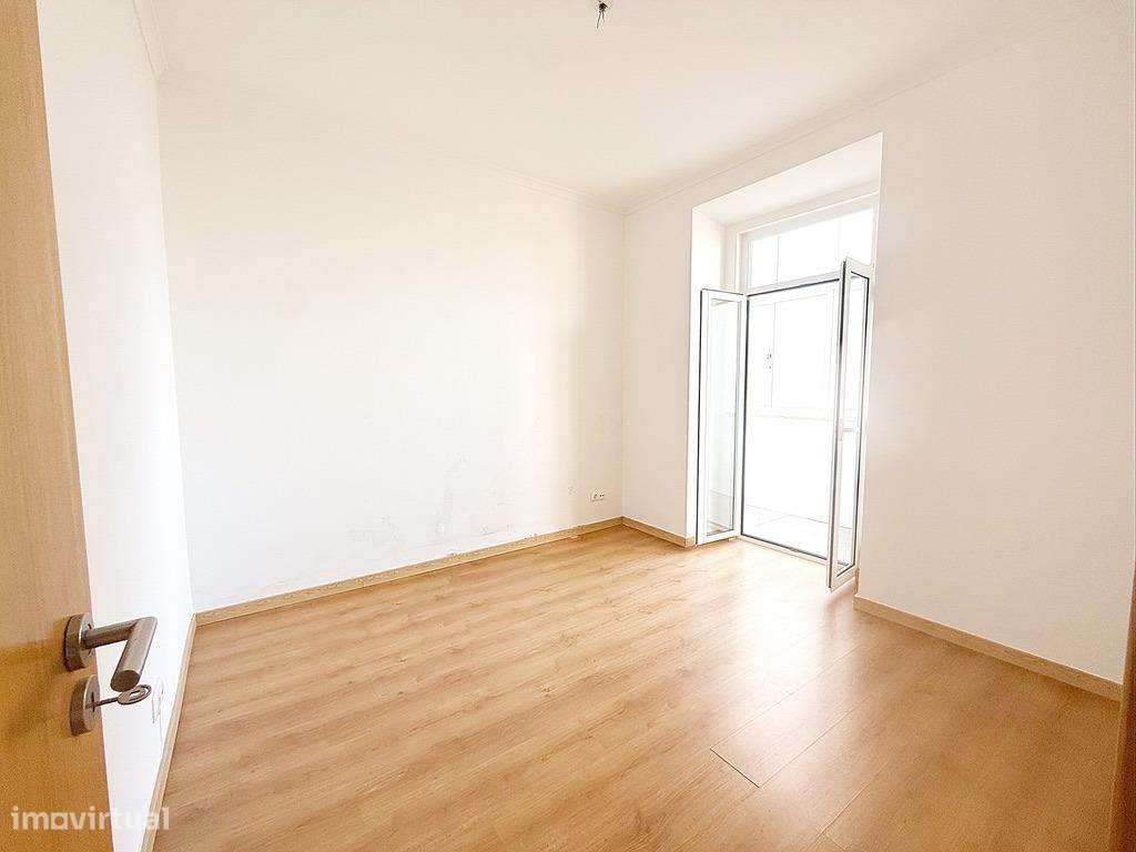 T2+1 pronto a habitar no centro de Lisboa!-4