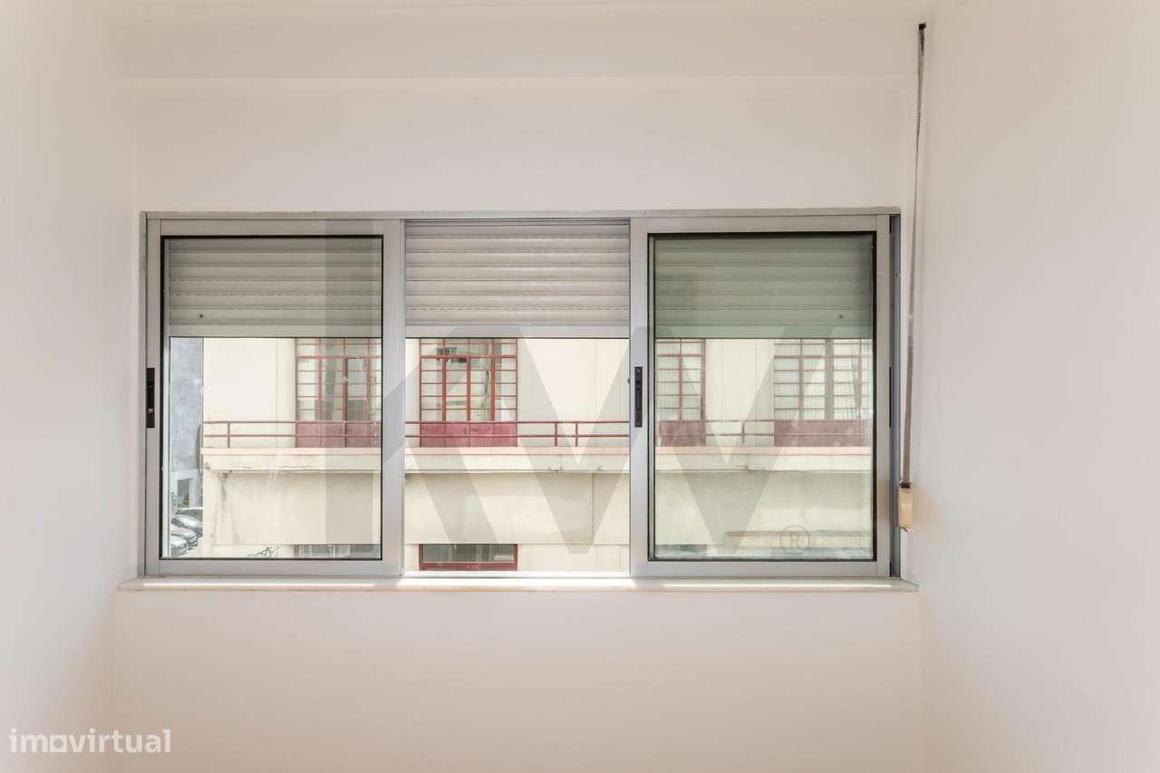 Apartamento T4 transformado em T3 totalmente remodelado na Cova da Pi-23