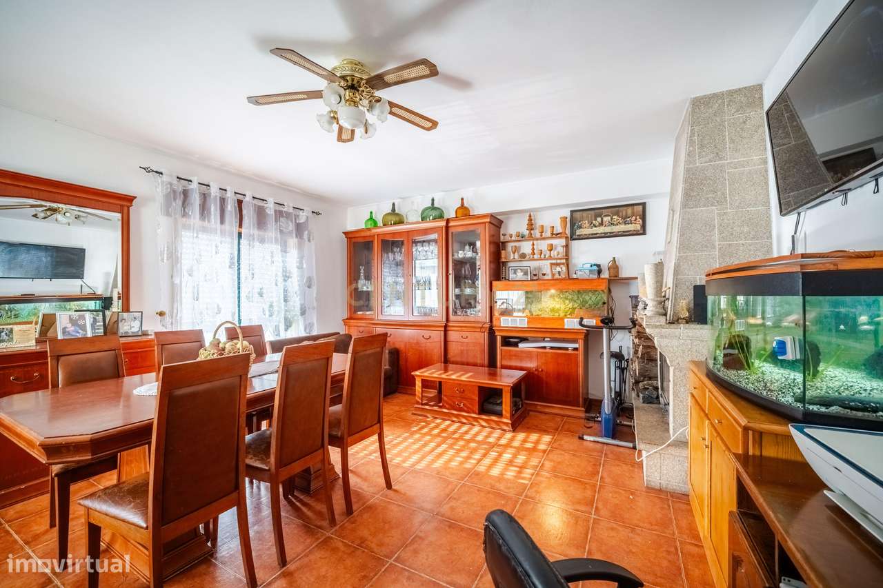 Apartamento T3 no Centro de Bem Viver (Feira Nova) em Marco de Canaves-7