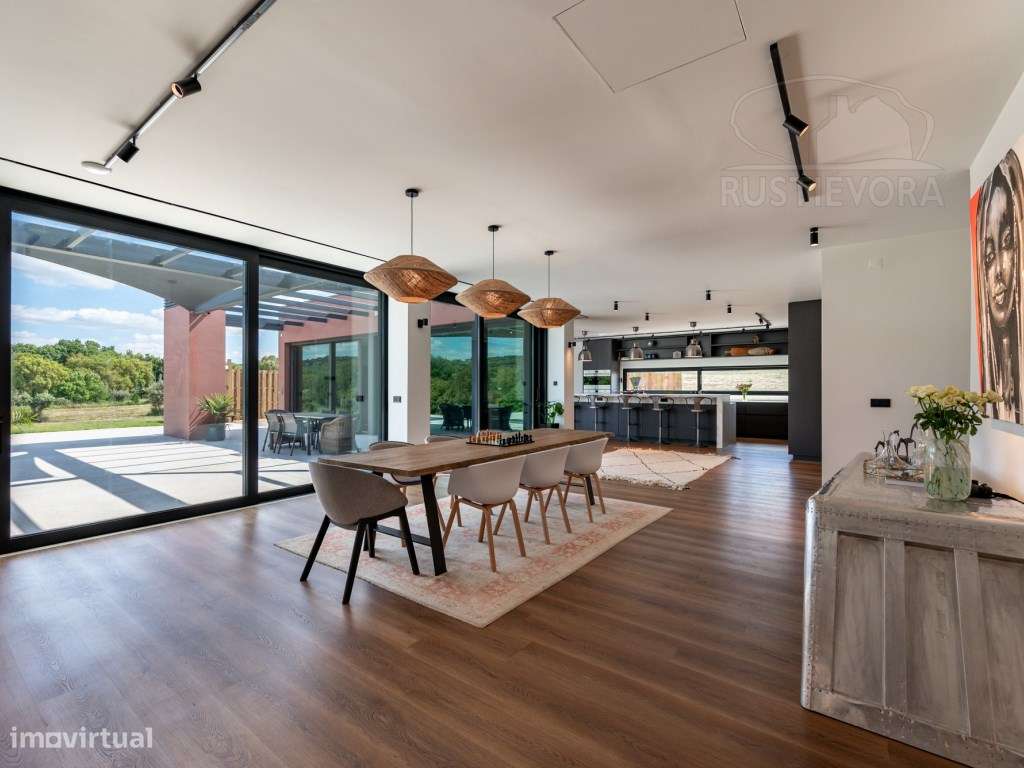 Propriedade contemporânea de 11,5 ha com duas residências independe...-2