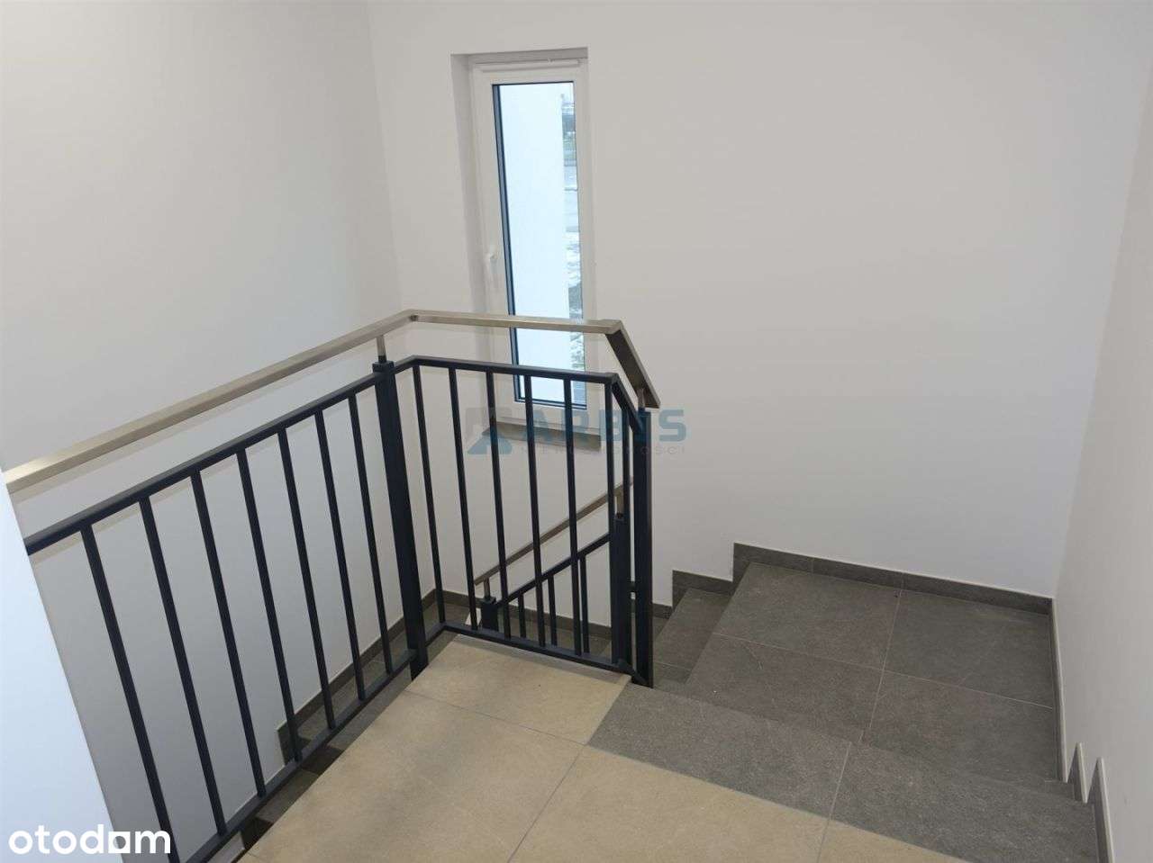 MIESZKANIE 3 POKOJOWE NA 1 PIĘTRZE W ZABUDOWIE SZEREG CZYNSZ 100 ZŁ/MC-11