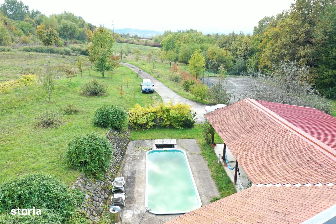 Proprietate exclusivista cu 60.000 mp teren și pădure - Imagine principală: 5/20