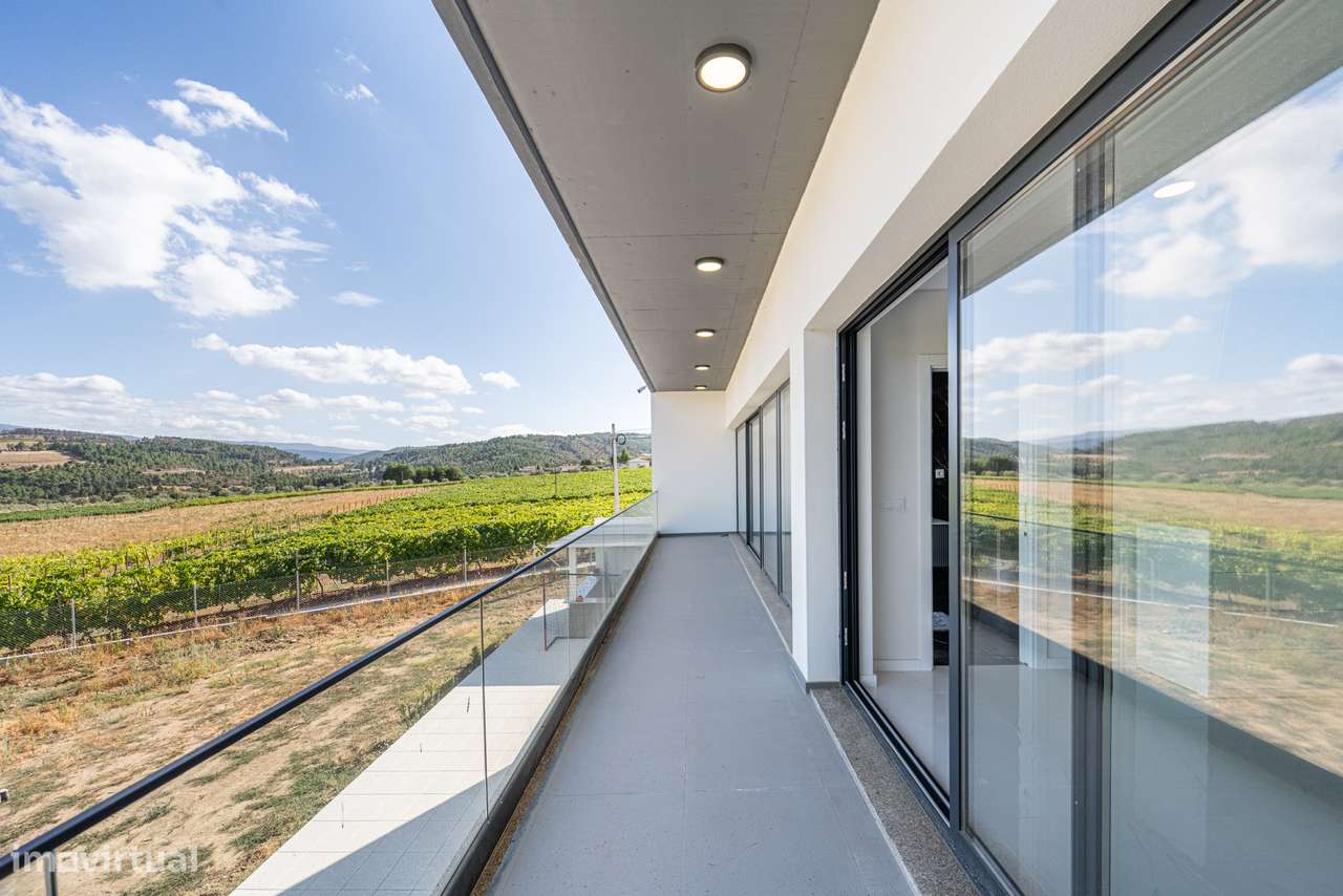 Moradia T4 semi-nova c/ 4 suites-39