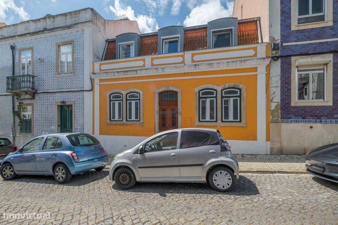 Moradia duplex na Graça com 5 Quartos e Jardim-24
